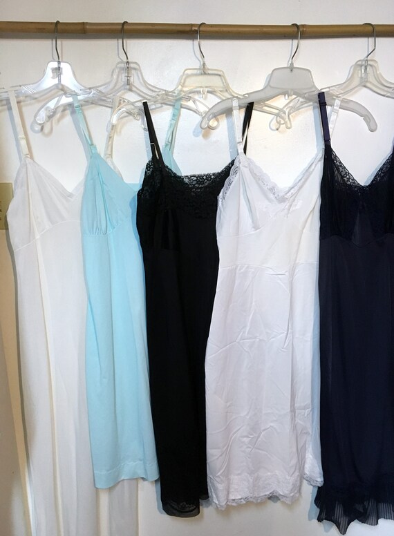 5// Vintage Slip// Size 34 // Blue // Black //Whit