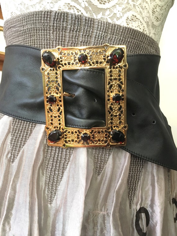 BIG// Gold Belt Buckle //Black leather belt//Size
