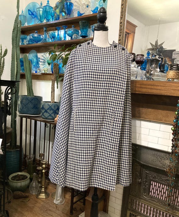 Vintage Mod Houndstooth Wool Cape - Size 8 - image 1