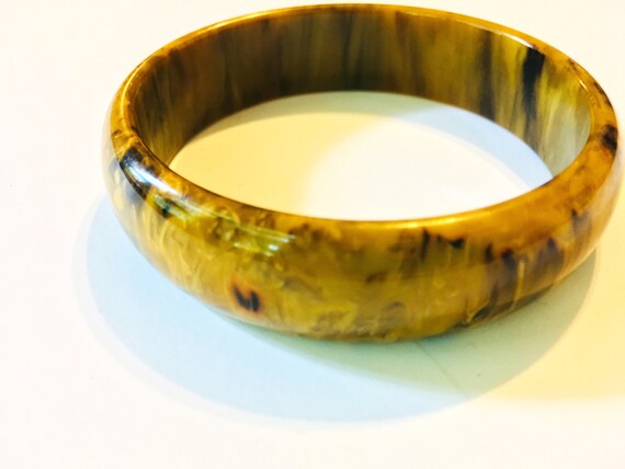 Bakelite bangle //End of the Day // Wide // Cream… - image 2