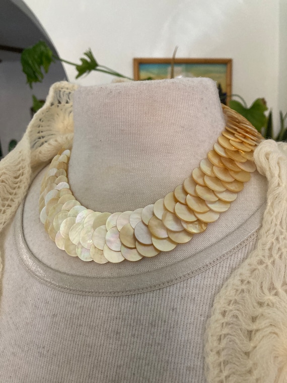 Shell Necklace/ GOLD shell / Vintage Shell Neckla… - image 3