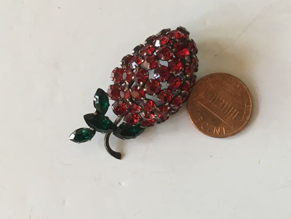 Schreiner Rhinestone Strawberry Brooch/Domed Frui… - image 5