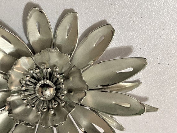 CORO Silver Flower Brooch/4"/ Dahlia Brooch / LAR… - image 3
