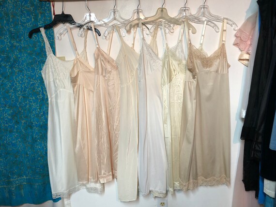 37// Vintage Slip Lot// White //Beige // Butterfi