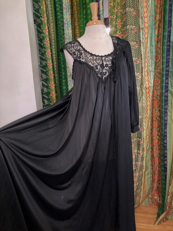 Long Black Nightgown & Robe /SET /Size M /Miss Ela