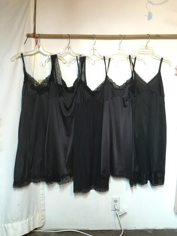 5// Vintage Slip// Size 38// Black Slip // Full Sl