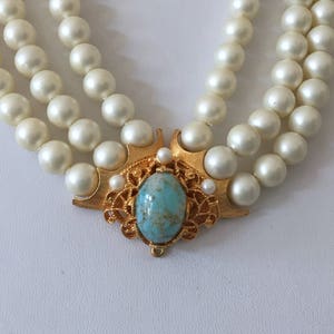 Vintage 50s Lucite Necklace // White  Lucite Necklace // Turquoise Pendant // 50s Necklace // Ornate Pearl Necklace