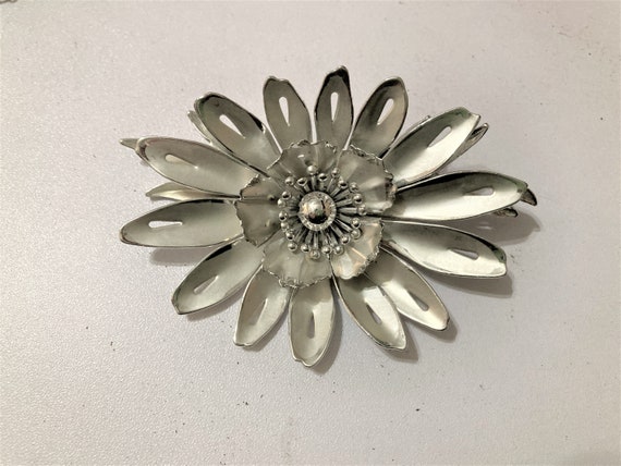 CORO Silver Flower Brooch/4"/ Dahlia Brooch / LAR… - image 2