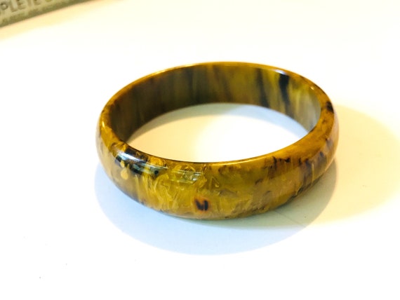 Bakelite bangle //End of the Day // Wide // Cream… - image 1