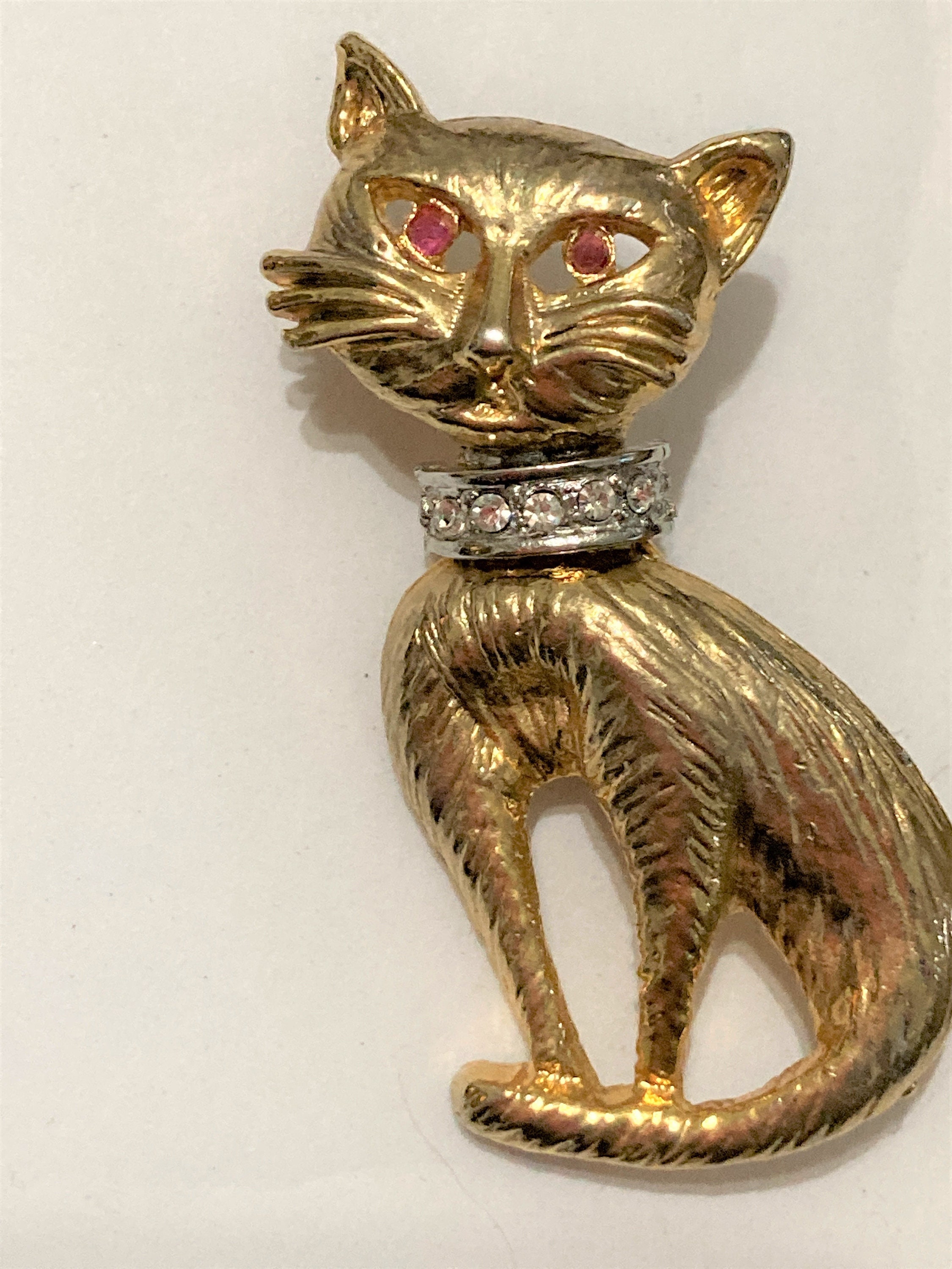 Antique cat brooch deals