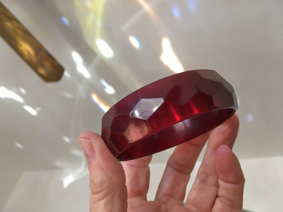 Red Prystal Bakelite//Red Bakelite bangle // Red B