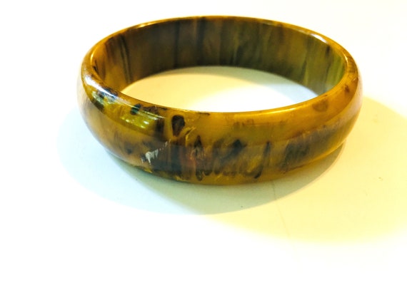 Bakelite bangle //End of the Day // Wide // Cream… - image 3