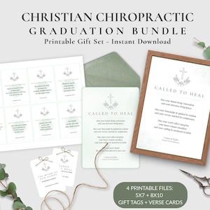 Op de afbeelding: Een afstudeerbundel met afdrukbare cadeau-set elementen. De set bevat een ingelijste print, vers kaarten, cadeaulabels en een envelop. De tekst bevat "Christian Chiropractic Graduation Bundle" en "Called to Heal". Het kleurenpalet is neutraal.