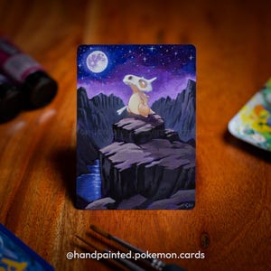 Carta Pokémon dipinta a mano Cubone – carta Pokémon estesa e modificata – carta Pokémon personalizzata – Kokabu – Tragosso