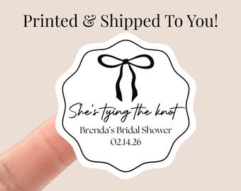 Ze gaat trouwen - Bruidsdouche, bedanksticker, label voor traktatiezakjes, Coquette vrijgezellenfeest, bruidstickers, trouwlabels, zwarte strik