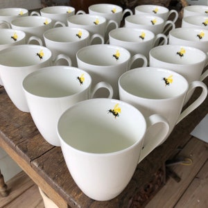 Tasse d'abeille Une tasse Passe au lave-vaisselle, tasses à café, tasse blanche, tasse de thé, abeilles, cadeau d'amant d'abeille image 8