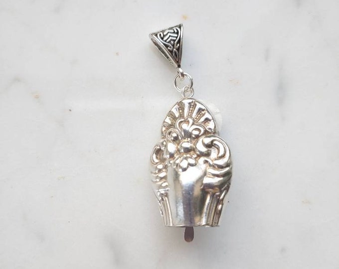 Arundel 1899 upcycled knife handle bell necklace!