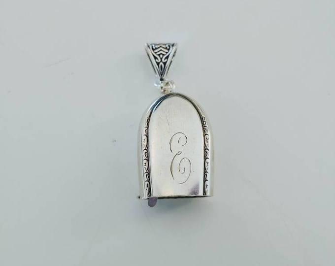 E monogrammed upcycled knife handle bell necklace!  Original monogram!   No extra engraving done.