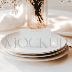Mockup de cartão de mesa de casamento, mockup de cartão plano PSD, mockup de cartão de bufê, mockup de cartão de chá de panela 3,5x2, mockup de rótulo de comida, mockup de cartão de nome e lugar