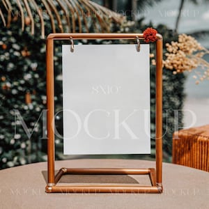 Mockup de placa de casamento, mockup de placa de chá de panela 8x10, mockup de placa de moldura simples, mockup de cartão de mesa editável, mockup de número de mesa de casamento PSD
