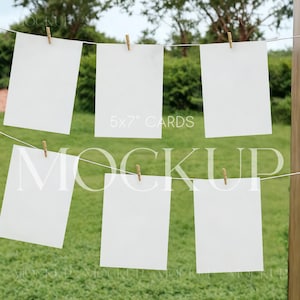 Maandelijkse fotobanner, set 5 x 7 kaarten, mockup met hangende kaarten, mockup met wenskaarten voor babyshower, bewerkbaar kaartmodel met slinger