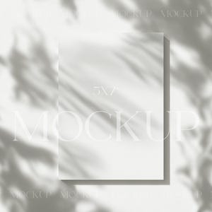 Hochzeit 5x7 Kartenmodell, Brauteinladung Mockup, leeres weißes Kartenmodell, Neutrales Kartenmodell, bearbeitbares Begrüßungsmodell PSD, Duschenmodell