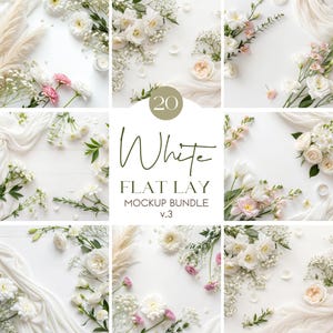 Op de afbeelding: Een verzameling van 20 witte flatlay mockups met verschillende witte en roze bloemen, groen en een witte stof. De tekst "20 White Flat Lay Mockup Bundle v.3" wordt in het midden van de afbeelding weergegeven.