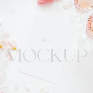 Mockup de convite para chá de panela, Mockup de despedida de solteira, Mockup de cartão de convite editável 5x7, Mockup de cartão de felicitações neutro, Mockup de casamento