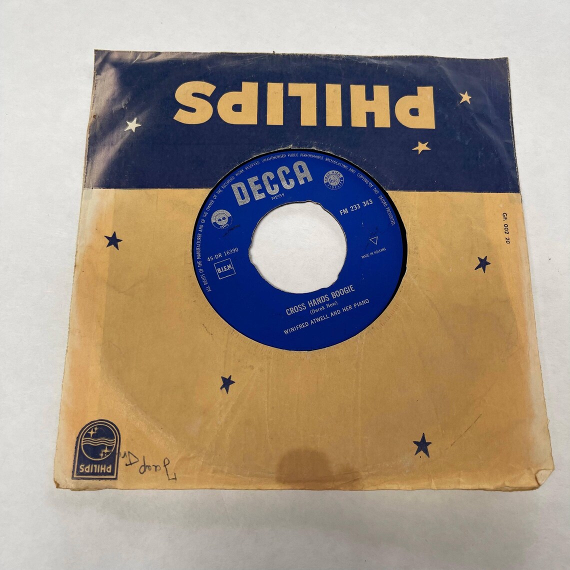 Winifred Atwell and her Piano Vintage Vinyl Music Record 7" 45 RPM Cross Hand Boogie, The Black and White Rag, foto 3 di 4