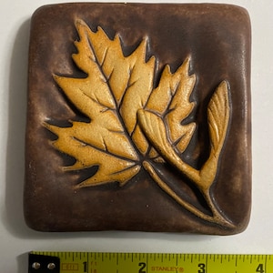 Maple Leaf and Seeds Tile 4x4 image 2