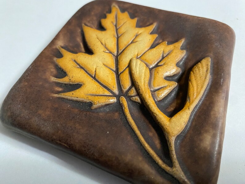 Maple Leaf and Seeds Tile 4x4 image 3