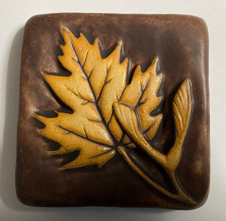 Maple Leaf and Seeds Tile 4x4 image 1