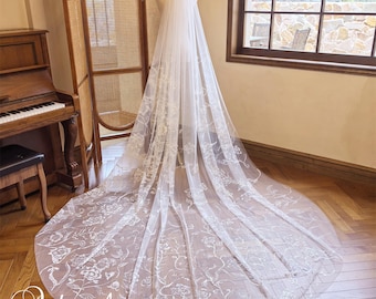 Hand-Painted Floral Cathedral Wedding Veil: Light Ivory Vine Design