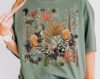 Hoopoe Bird Shirt, Nature Lover Tee, Botanical Bird T-Shirt Floral Aesthetic Shirt Vintage Birdwatcher Gift Wildlife Lover Shirt Ornithology