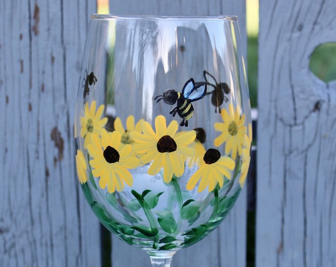 Hand Painted Wine Glass - Bees & Flowers Design - Gift for Her - Garden lover gift - Summer decor - Large Capacity - Made in USA