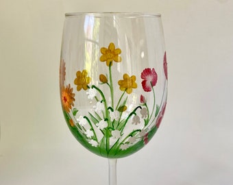 Personalized Birth Flower wine glass - Family flowers on one glass - Custom hand painted retirement, Mother's Day gift.