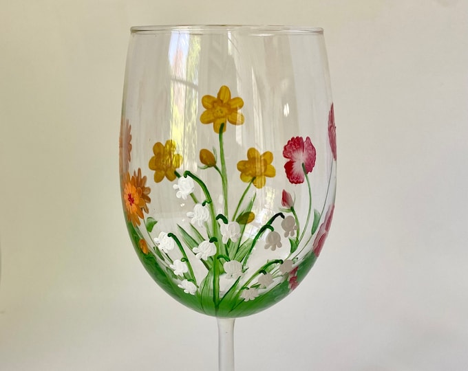 Personalized Birth Flower wine glass | Custom hand painted for Grandmas and moms.