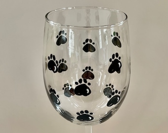 Dog Mom gift- great for Mother's Day - Paw print wine glass hand painted - Can be personalized - Cat Mom glass - Pet memorial gift.