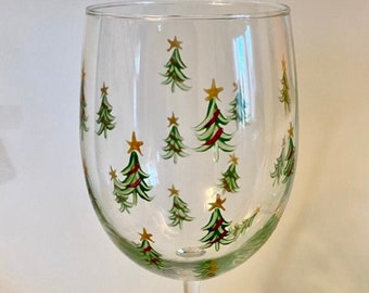 Stem wine glass Christmas trees hand painted, minimalist design, holiday party gift, winter wine glass.  Large capacity.