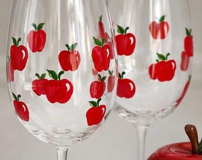 Hand Painted Apple Wine Glasses Set of 2– Fall Decor, Teacher Gift, Custom Glassware