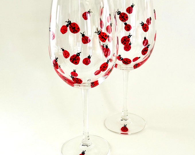 Hand painted Lady bug wine glasses| Minimalist design | Set of 2 | gift for her