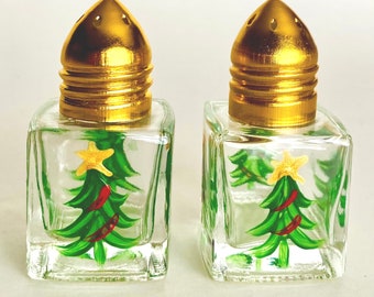 Christmas tree mini salt and pepper shakers.  Hand painted.  Holiday decor. Christmas party hostess gift. Gift for her.