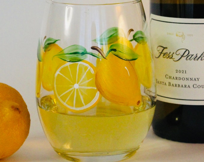 Lemon wine glass hand painted, citrus decor, Summer wedding glass, gift for her. Wine lover gift.