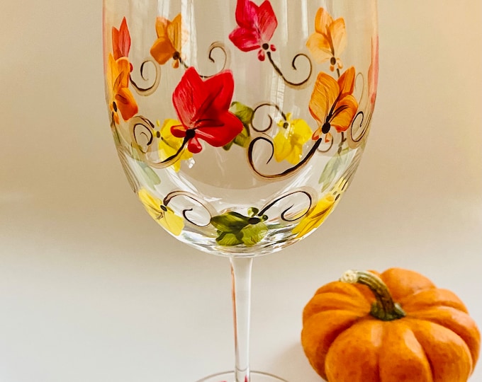 Halloween/ Thanksgiving wine glass/goblet. Fall leaves hand painted wine glass, Autumn leaves.  Hostess gift. USA.