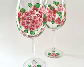 Hand Painted Hydrangea Wine Glasses, Set of 2, Floral Botanical Drinkware