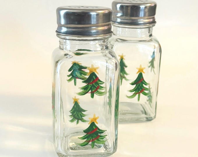 Christmas tree salt and pepper shakers - hand painted - Holiday decor - Christmas party hostess gift. Gift for her.