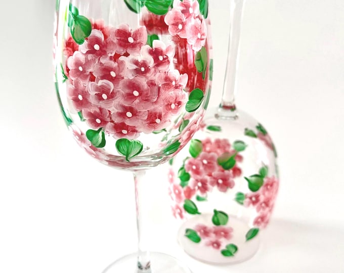 Custom Hydrangea Wine Glasses, Set of two hand painted Floral Botanical drinkware