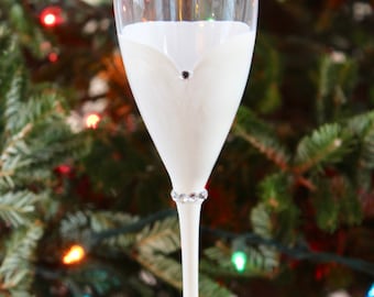 Bride-to-be Champagne Flute, custom hand painted.  Bachelorette Party and Bridal Shower gift.  Gift for her.