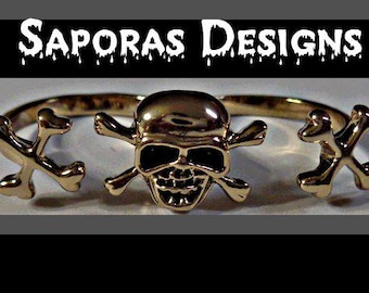 Gold Tone Double Finger Ring Skull & Cross Bone Design Unisex Size 6 / 7.5 Biker Gothic Punk Rock Pirate Theme