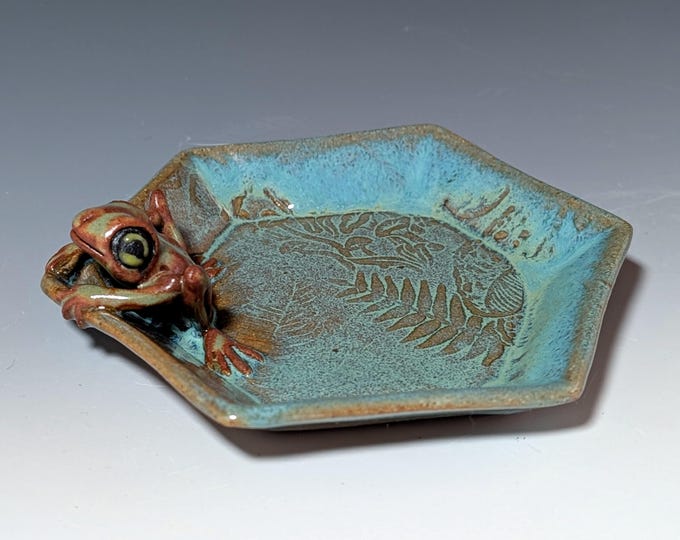 Green Frog Soap Dish, Ceramic Frog Figurine, Pottery With Frogs ...